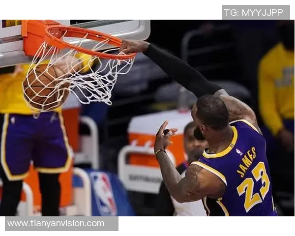 2007年湖人与灰熊的激烈对决回顾与精彩瞬间分析